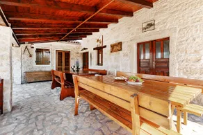 Stenhus med privat og stor pool, WiFi, aircondition, hårtørrer, sommerterrasse og grill - Image 4