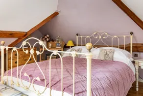 Charming Dog Friendly Barn Conversion & Paddock - Image 2