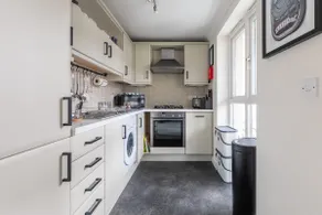 Waterside 2 bedroom apartment in Penryn - Image 3