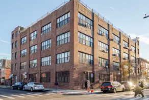 Prime Artist Loft & Exposed Brick - Image 5
