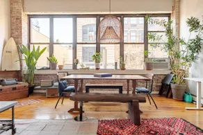 Prime Artist Loft & Exposed Brick - Image 2