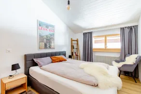 Elegantly renewed apartment with stunning views - Image 3
