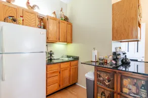 Historic, safe, 2nd fl. French country apt - Image 4