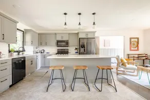Silver Haus - Image 4