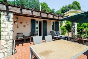 Charming & dog-friendly; office + fantastic views - Image 3