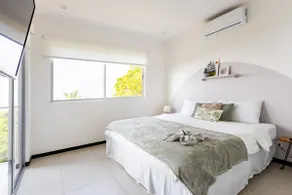 Oceanfront, 24/7 security and A/C - Image 5