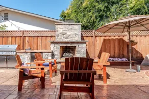 Private Queen Suite with Pool and Hot Tub - Image 5