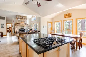 Gorgeous & Modern Cabin nr. Heavenly, Casinos and Outdoor Adventures - Image 3
