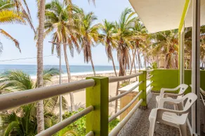 Loft Living by the Sea On the beach with a beautiful view - Image 3