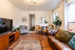 Charming Brentwood Victorian Conversion & Parking - Image 2