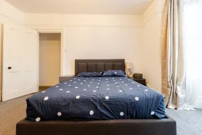 Charming Brentwood Victorian Conversion & Parking - Image 5