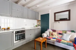 Entire Home Bargate Little cottage with log burner - Image 3