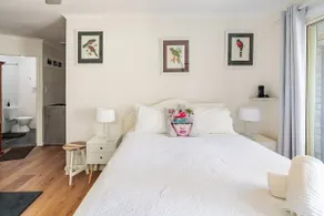 Cosy Studio with aircon & wifi - Image 5