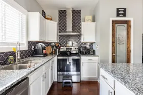In the City, Amazing Experience 3 Bedroom 2.5 Bath - Image 5