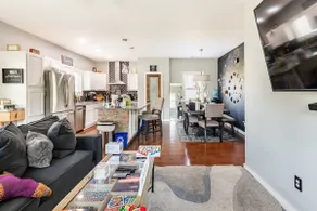 In the City, Amazing Experience 3 Bedroom 2.5 Bath - Image 3