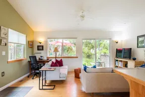 Bixel Bungalow- Cottage in Gold Rush Columbia - Image 2