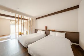 Designer Resort Condominium 301 by the Sea in■ Izu, supervised by the master craftsman Masao Fujimori - Image 3
