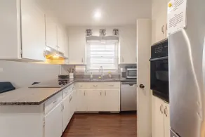 Relax in Lovely Spacious Home, great neighborhood - Image 5