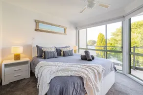 Driftwood Townhouse - Waterfront-Central Location - Image 4