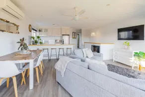 Driftwood Townhouse - Waterfront-Central Location - Image 2