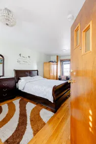 Charming and Sunfilled Studio in Brooklyn - Image 2