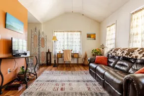 Cozy Country Retreat - Image 4