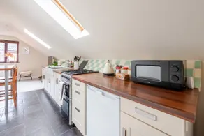 Private Annexe Quiet Village Location Free Parking - Image 2