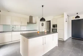 90 m2 villa with pool, on the edge of the forest - Image 4
