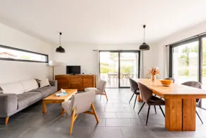90 m2 villa with pool, on the edge of the forest - Image 3