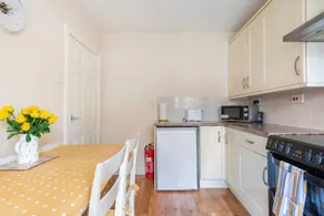 Countryside townhouse - Image 4