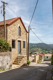 Beautiful cottage with an open view of the mountain - Image 5