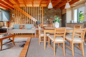 Beautiful cottage with an open view of the mountain - Image 2