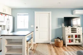 Dog-friendly, private 1BD/1BA back unit & parking! - Image 3