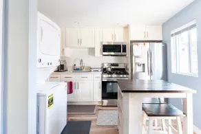 Dog-friendly, private 1BD/1BA back unit & parking! - Image 4
