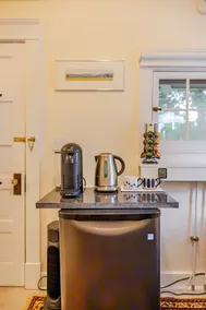 Private Cozy Twin in Historic Home on edge of UVA - Image 4