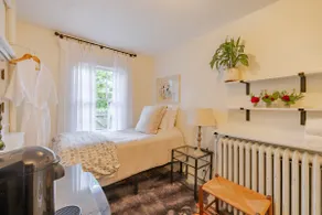 Private Cozy Twin in Historic Home on edge of UVA - Image 2
