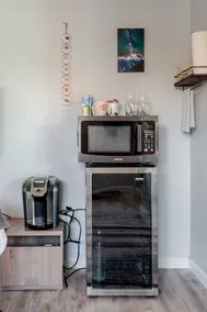 Lake Sammamish, Cozy Guesthouse with Spa Comfort - Image 4