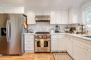 U of O Autzen -Stunning 1905 Fully Renovated Home - Image 5