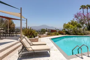 Private Poolside Cabana - Image 4