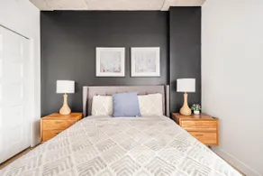 Chic 2 Bedroom Apartment, Gym & Pool - Image 3