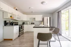 West Coast 3 Bedroom Quiet Home - Image 3