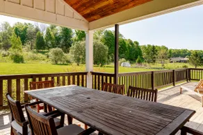 Modern Rhinebeck Farmhouse with Chef's Kitchen - Image 4