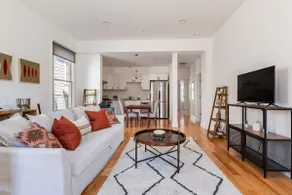 Stylish Hudson Getaway - Image 2