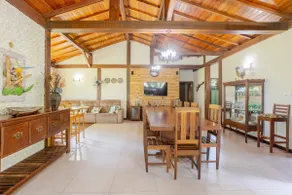 Spacious and comfortable house in a 10,000 m² green area - Image 3