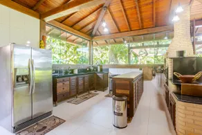 Spacious and comfortable house in a 10,000 m² green area - Image 4