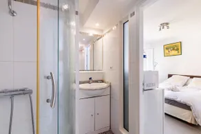 Cozy independent room - Image 4