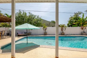 Sandy Shores Villa. Beachside Heated Pool Paradise - Image 5