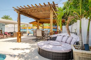 Sandy Shores Villa. Beachside Heated Pool Paradise - Image 2