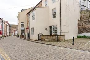 Safe Harbour Gorgeous Central Cottage in Staithes. - Image 3