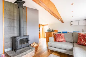 Mountain View Lodge, Luxury Woodland Lodge with Hot Tub - Image 3